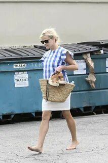 Reese Witherspoon Leaving a spa barefoot -06 GotCeleb