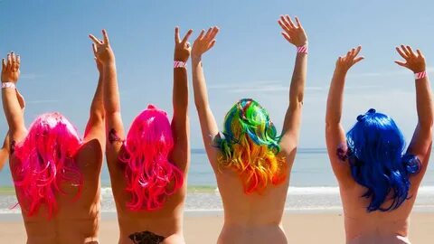 Over 2,500 skinny dipping women brave Irish sea to achieve n