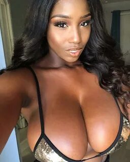 im not that into boobs but damn!! @ellietheempress Ebony - V