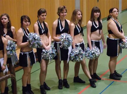 File:TG Renesas Cheerleaders.jpg - Wikimedia Commons