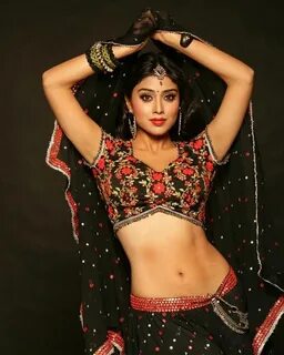 123telugu в Твиттере: "Hot Photos : Sizzling #Shriya raises 