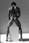 Logan Swiecki-Taylor Gets Naked! - Gay Body Blog - Pics of M