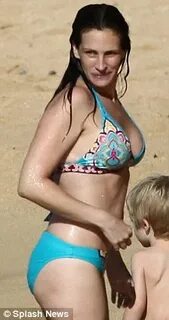 Julia Roberts sparks boob job rumours Daily Mail Online