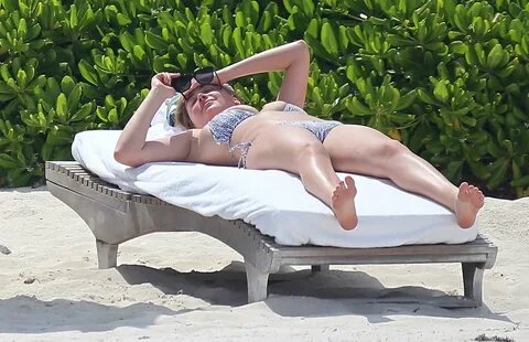 Kate Upton bikini: Mexico 2014-29 GotCeleb