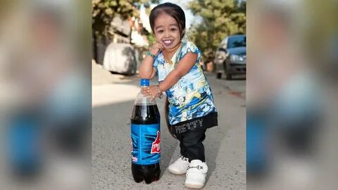 MEET THE WORLDS SMALLEST WOMAN - YouTube