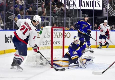 Blues remain hot at home, rout Capitals