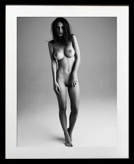 Emily Ratajkowski Treats Nude - 34 porn photo