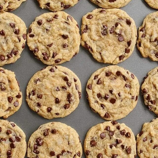Our all-time favorite CHOCOLATE CHIP COOKIES!!🍪 The recipe for these class...
