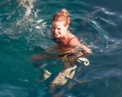Mom's Turf: EMMA WATSON rocking a yellow bikini in Positano,