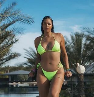 A Behind The Scenes Look At WNBA Star Liz Cambage’s Photosho