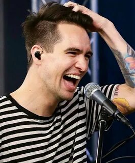 Pin by 🖤 Victoria 🖤 on Brendon Urie in 2019 Brendon urie, Em