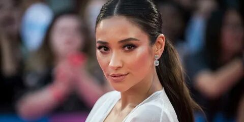 Shay Mitchell Workout and Diet Routine