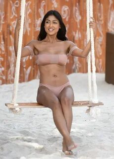 Farah Sattaur Bikini Candids (18 Photos) The Fappening - Cel
