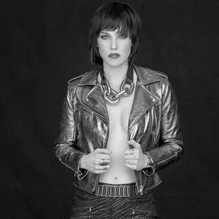 Pin by Tia Ray on Lzzy Hale Lzzy hale, Halestorm, Heavy meta