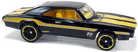 Hot Wheels Muscle Mania #6/10 '69 Dodge Charger 500 Mooneyes