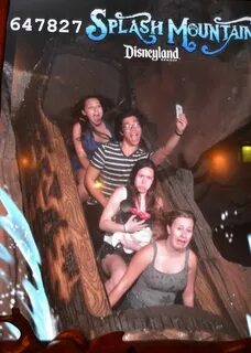 19 Hilarious Pictures Of People Posing On Splash Mountain Fu