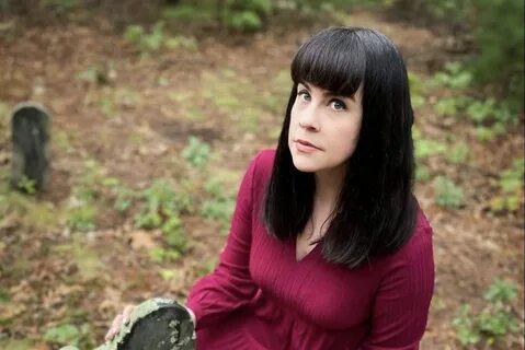 YouTuber Caitlin Doughty Is Spearheading the 'Death Positive