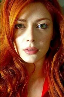 Elena Satine as Glenna Ward in Morrigans Cross, the Circle T