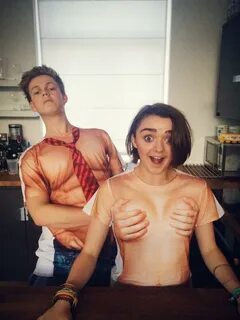 Caspar Lee na Twitterze: "Just finished filming with @Maisie