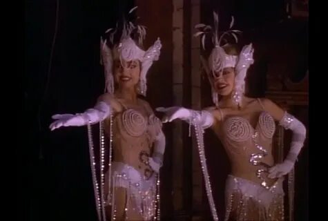 Кэнди Бру и Рэнди Бру в эротическом наряде - Байки из склепа