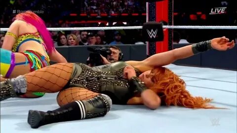 becky lynch wardrobe malfunction royal rumble 2019, wardrobe malfunction ro...