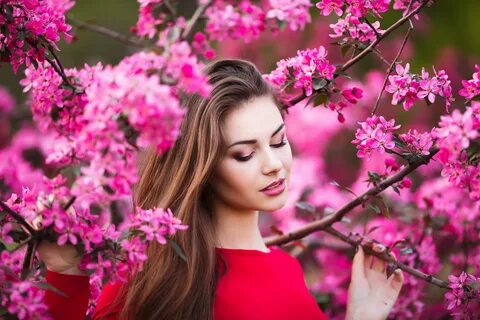 Wallpaper Beautiful gentle brown-haired woman with blooming 