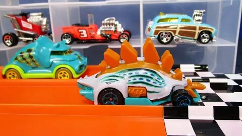 JNR Hot Wheels Dinosaurs Motosaurus Tricera-Truck Jurassic W