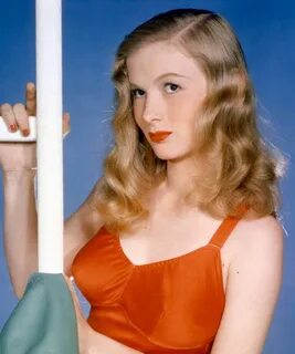 Veronica Lake, 1940s - Summers in Hollywood Hollywood Divas, Golden Age Of ...