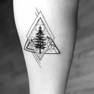 Wald Tattoo: symbolische Bedeutung + attraktive Designideen 