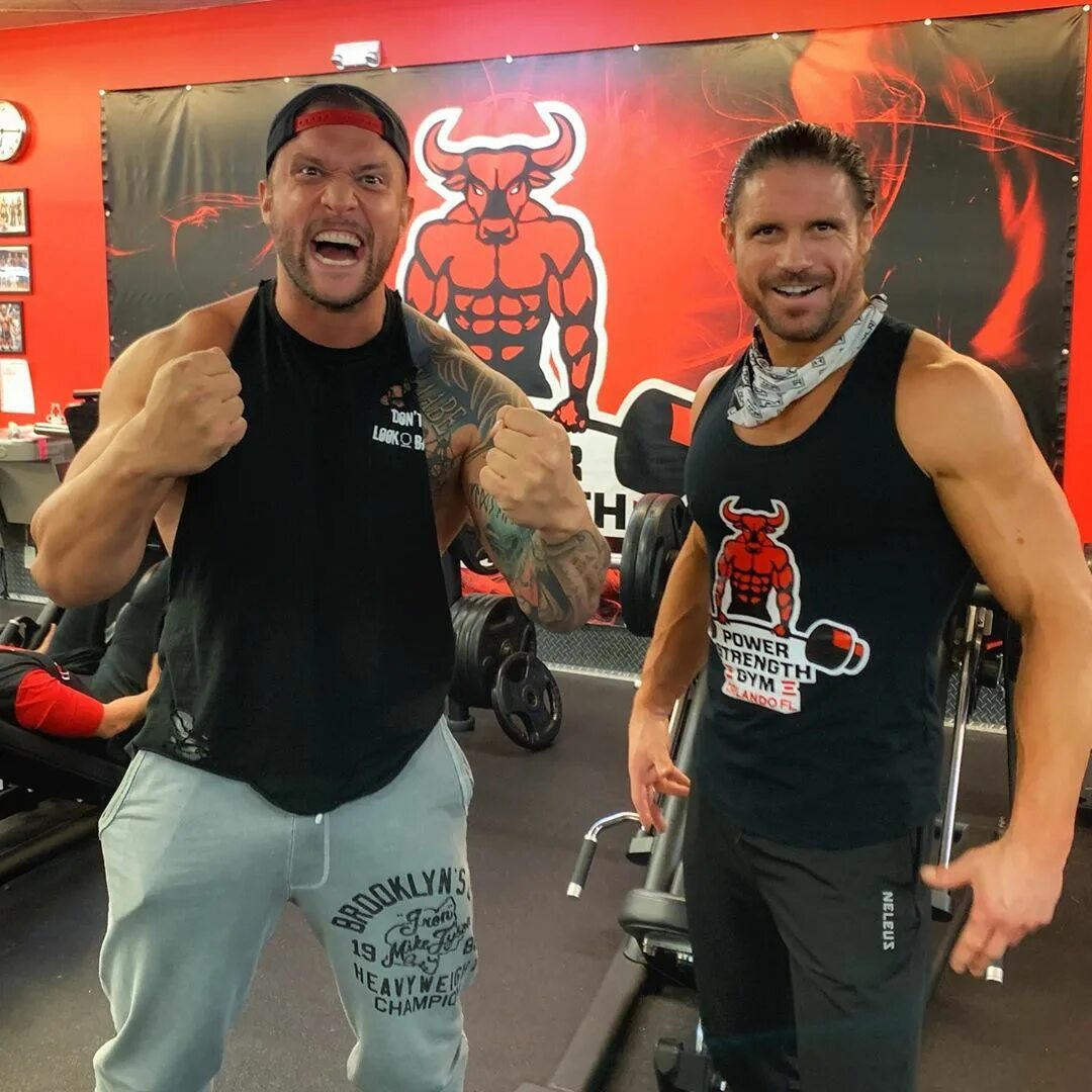 Instagram'da John Hennigan: "Just crushed back & bis with @ww...