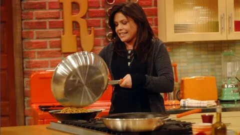 5 Easy weeknight recipes from Rachael Ray that are sure to i