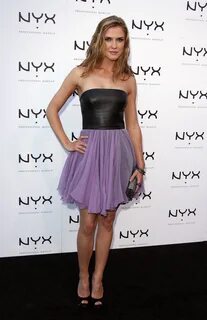 Sara Canning's Feet wikiFeet.