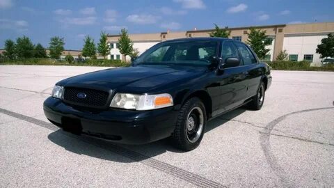 Zach Rich's 2002 Ford Crown Victoria on Wheelwell