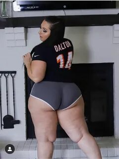 Slideshow thick thigh joi.