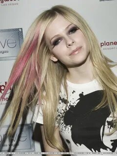 Avril Lavigne Long Straight Hairstyles Hairstyle Preview