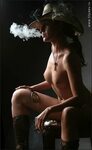 Голые курящие девки (82 фото) - порно фото