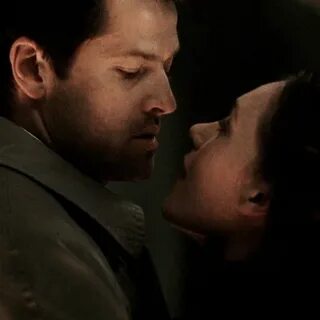 Meg and cas: this part almost killed me 😊 Supernatural Amino