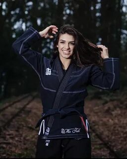 Mackenzie Dern 🇺🇸🇧🇷 (@mackenziedern)