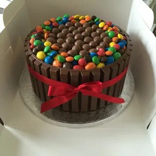 Pin em Kitkat cake