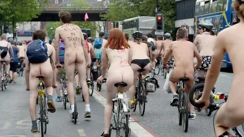 Фотографии World Naked Bike Ride со всего мира