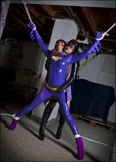 TiedinHeels na Twitteri: "Batgirl is helpless in the evil cl