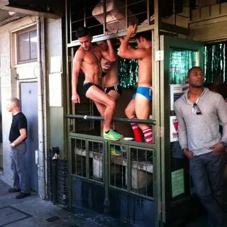 QBar - Gay Bar in Castro