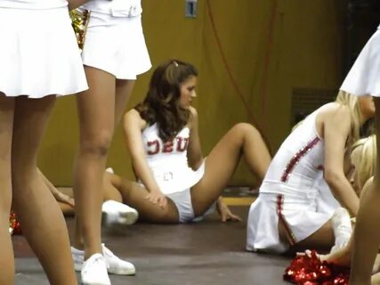 Cheerleaders upskirt pics