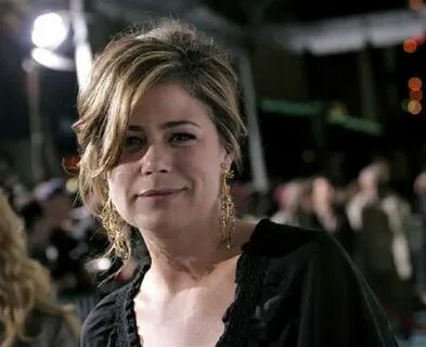 Actress Maura Tierney to have breast tumor surgery Article A