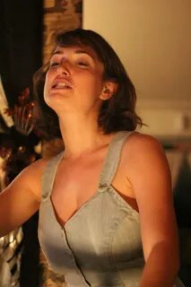 The Hottest Milana Vayntrub Photos Will Drive You Crazy - 12