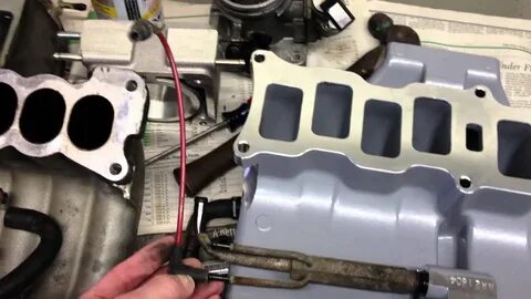 Fox Mustang 5.0 Trick Flow Upper Intake describing vacuum ho