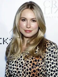 Sarah Carter Net Worth, Measurements, Height, Age, Weight
