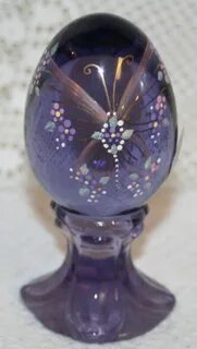 Fenton Handpainted Egg on Stand in Violet Glass 5146 by Main