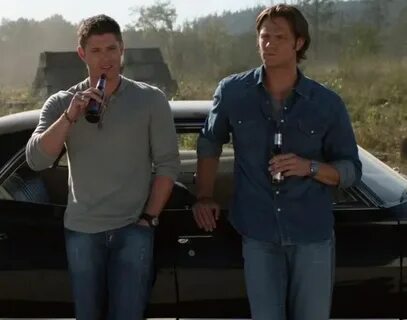 Dean, Sam, and the car. Supernatural, Jared padalecki, Winch