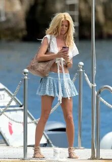 Victoria Silvstedt Upskirt (28 Photos) #TheFappening